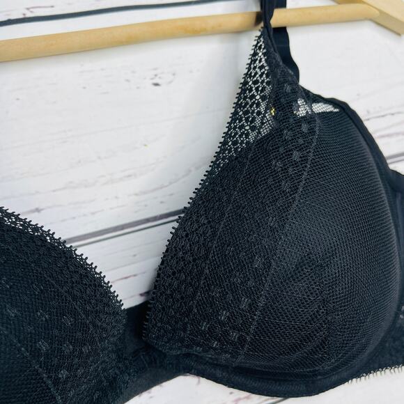 Victoria's Secret Black Incredible Plunge Lace Bra - Picture 5 of 16